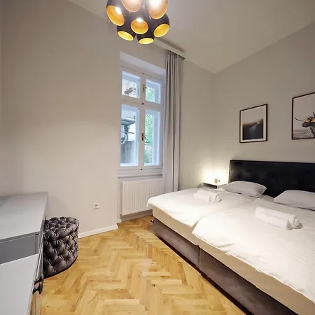 Swanky 3*