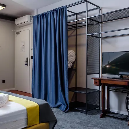 Swanky Hotel 3*